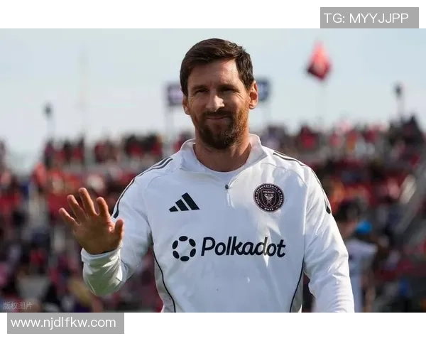 足球星光璀璨绽放全球足坛魅力球员展现无尽风采 足球星光璀璨绽放全球足坛魅力球员展现无尽风采